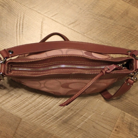 Coach Shoulder/Cross-body Hobo Purse - Picture 4 of 5
